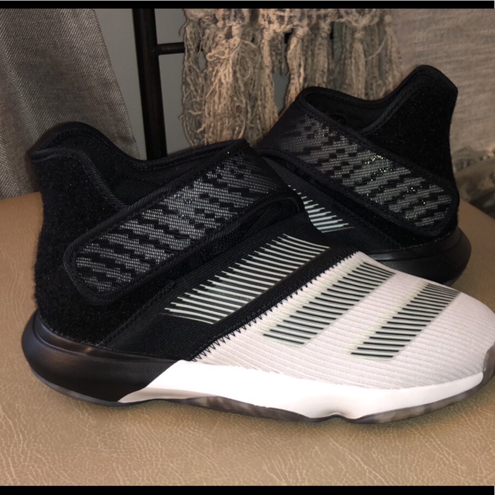 adidas Kids' Harden B/E 3 Basketball Shoes 3.5